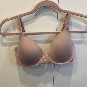 GAP favorite tee shirt bra. Soft Pink Lace Trim